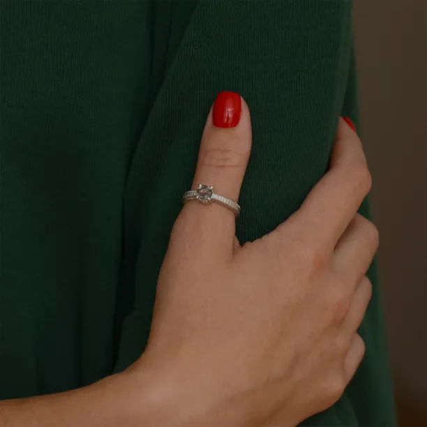 Gold ring with rutile quartz in a Victorian style STAI Image