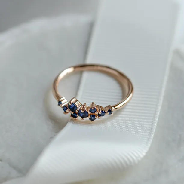 Gold cluster ring with sapphires CLARA Image