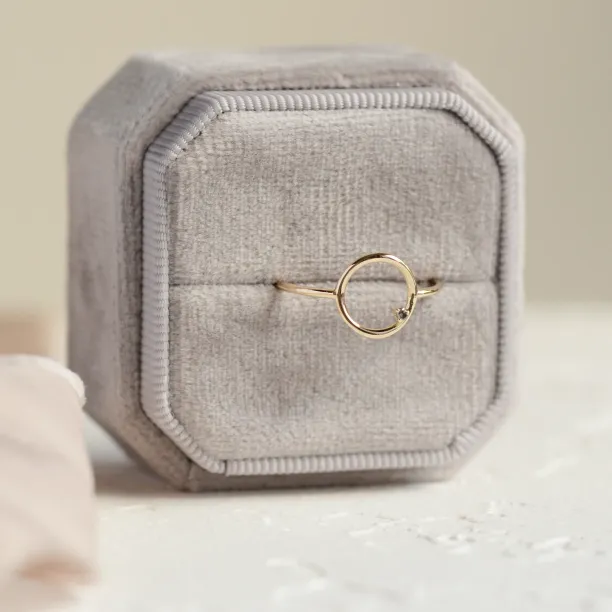Gold minimalist ring with salt and pepper diamond MERIDA Image