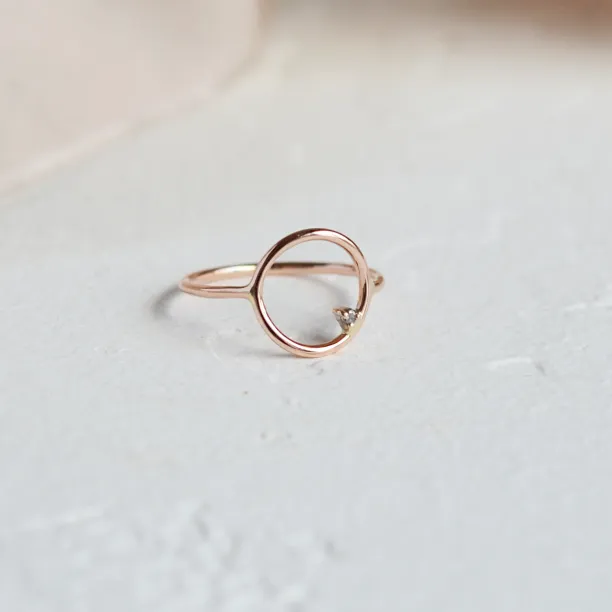Gold minimalist ring with salt and pepper diamond MERIDA Image