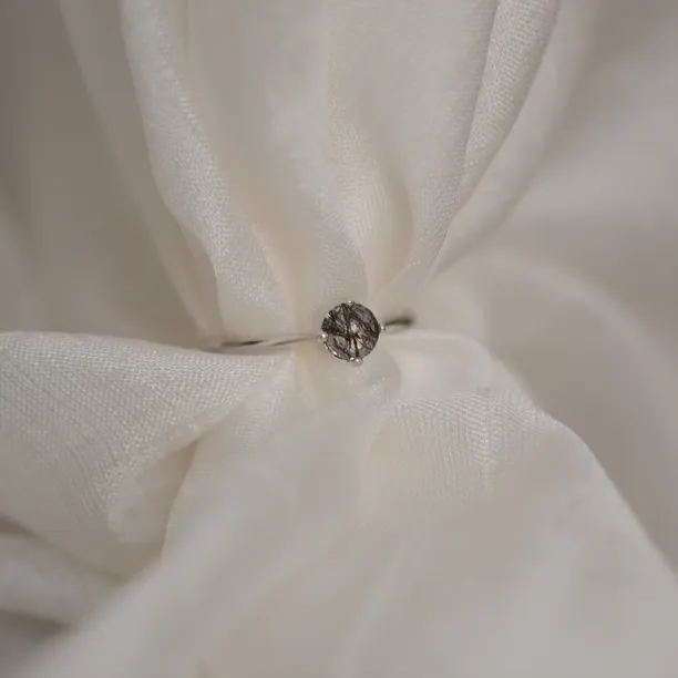 Gold ring with rutile quartz BURGO Image