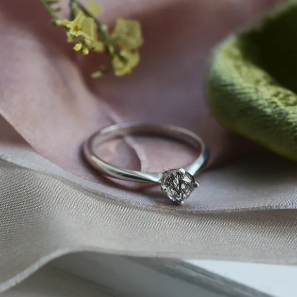 Gold ring with rutile quartz BURGO Image