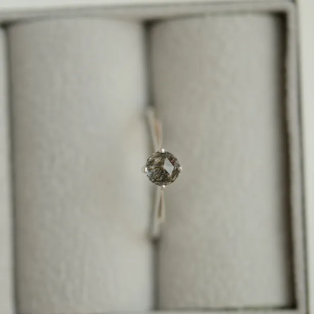 Gold ring with rutile quartz BURGO Image