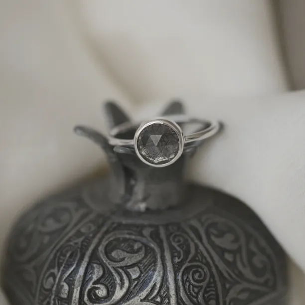 Gold ring with rutile quartz GRANADA Image