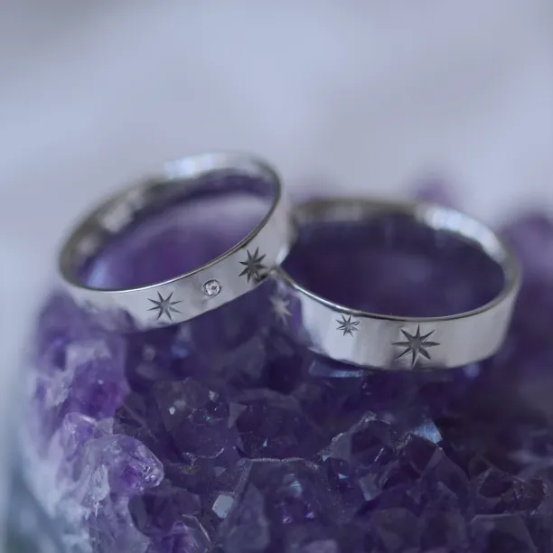 Gold wedding rings with stars and diamond STAR Image