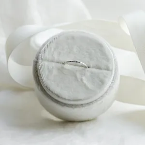 Gold minimalist ring with salt and pepper diamonds OLU Thumbnail