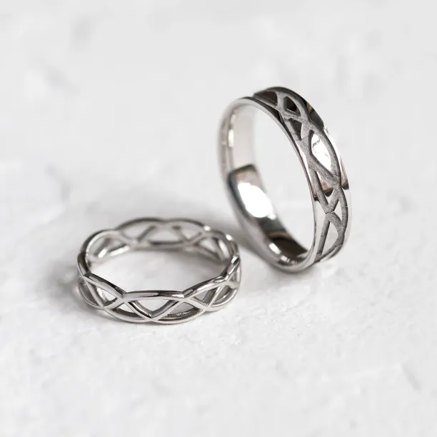 Matching wedding rings with ornament LESI Image