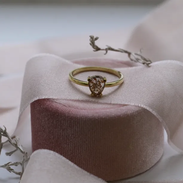 Gold ring with pear salt and pepper diamond BERTA Image