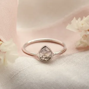 Minimalist gold ring with salt and pepper diamond XENÉ Thumbnail