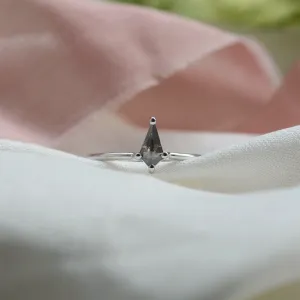 Solid gold ring with salt and pepper diamond ANZI Thumbnail