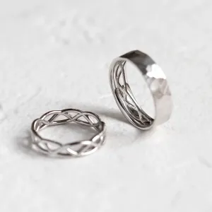 Crossed golden wedding rings JAS Thumbnail