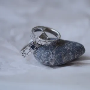 Gold wedding rings with pebbles design TORFA Thumbnail