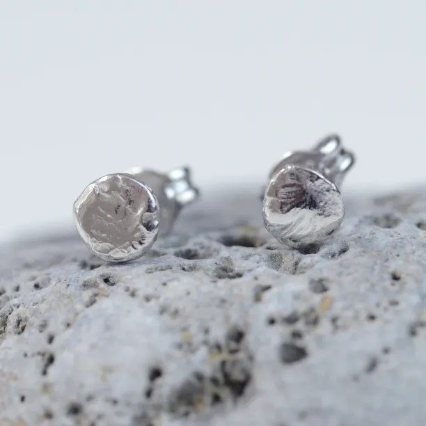 Original minimalist earrings made of gold RIMINI Image