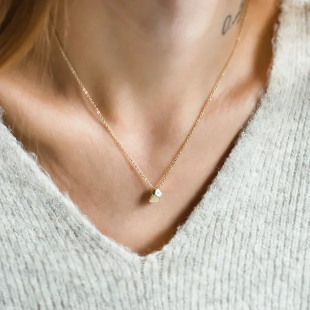 Solid gold necklace with faceted pendant RISO Image