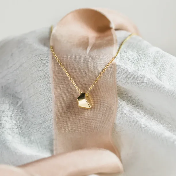 Solid gold necklace with faceted pendant RISO Image