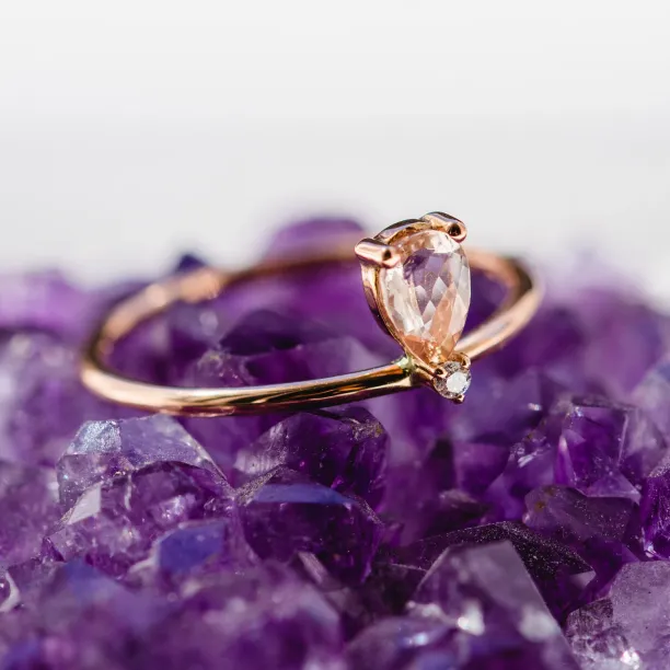 Rose gold ring with morganite and diamond MORGAN Image