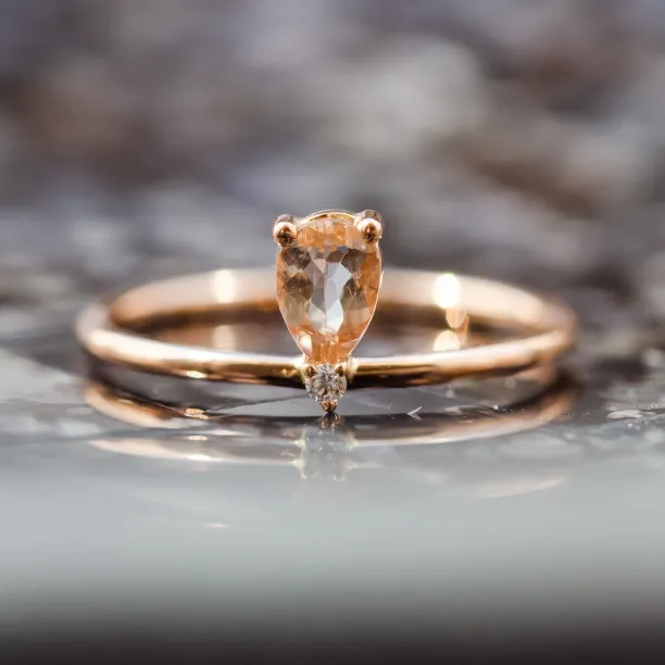 Rose gold ring with morganite and diamond MORGAN Image