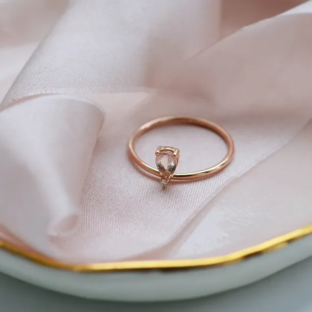 Rose gold ring with morganite and diamond MORGAN Image