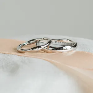 Wavy gold wedding rings with a diamond APRILIA Thumbnail