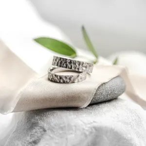 Gold wedding bands with engraved surface PRATO Thumbnail