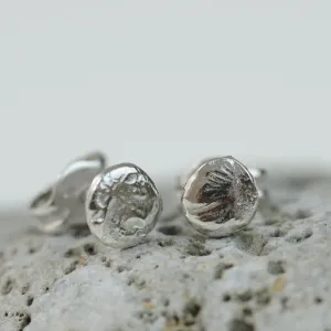 Silver hammered stud earrings with push back closure RIMINI Thumbnail