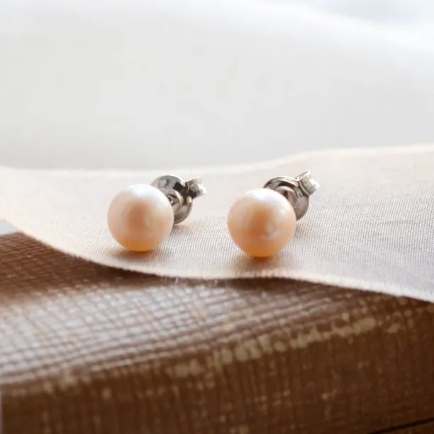 Stud peach pearl earrings QIANA Image