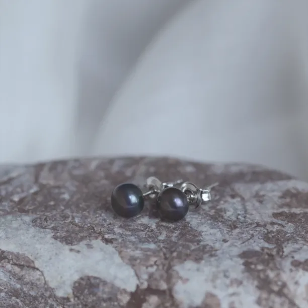 Stud pearl earrings QIANA Image