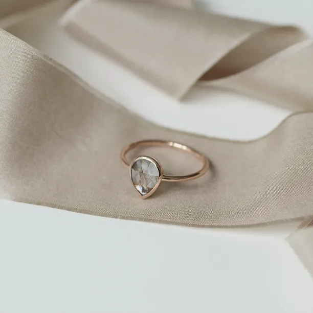 Gold ring with salt and pepper diamond XENA Image