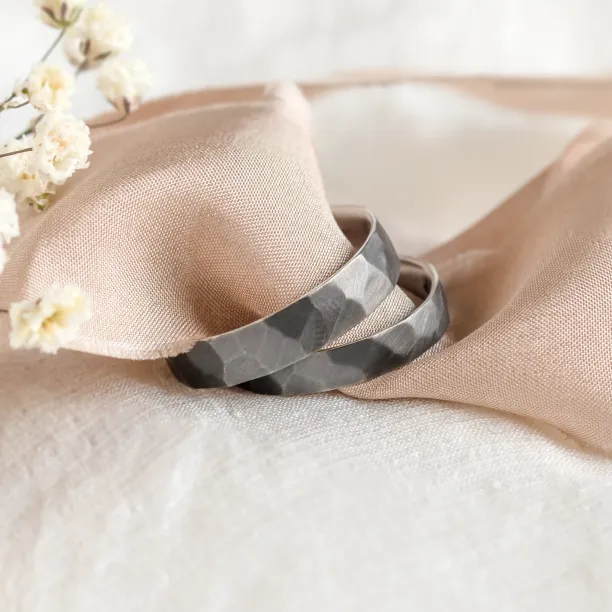 Hammered Wedding Rings made in gold PERU Image