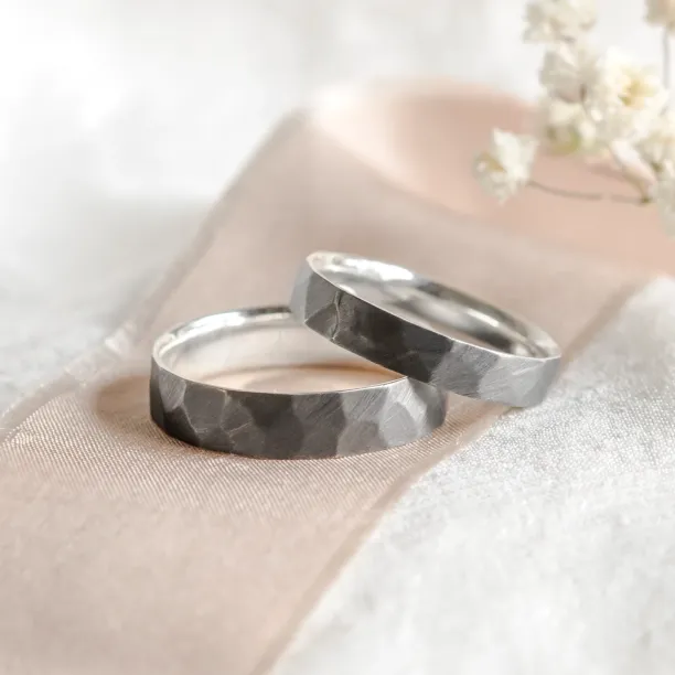 Hammered Wedding Rings made in gold PERU Image