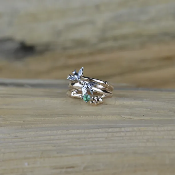 Gold ring with emerald GINA Image