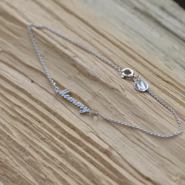 Gold personalised bracelet with name BEA Image