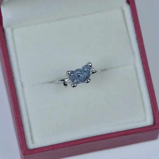 Gold ring with raw diamond TRACY Image