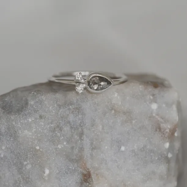 NANCY gold ring with salt and pepper diamond 0.32ct Image