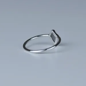 JANE gold diamond ring in an authentic cut Thumbnail