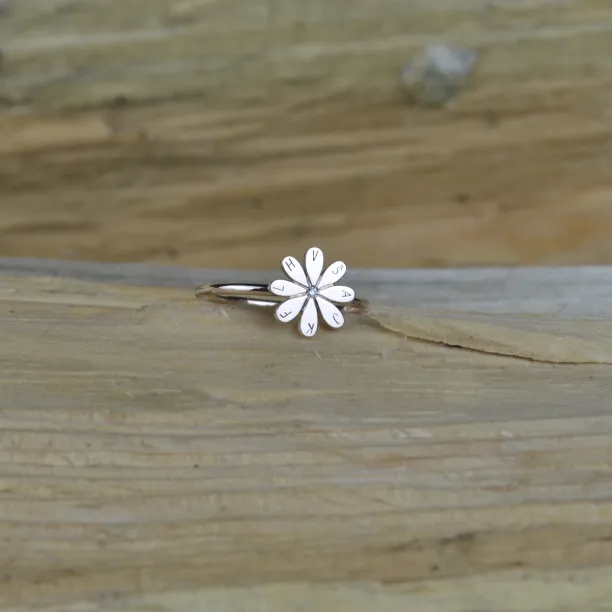 Silver ring with a diamond and engraving LEXI Image