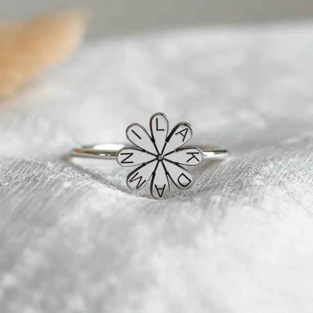 Silver ring with a diamond and engraving LEXI Image