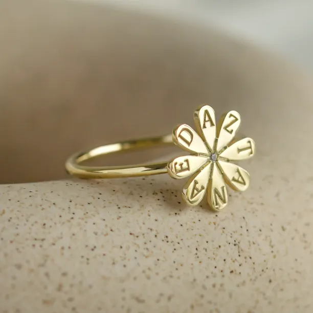 Gold ring with a diamond and engraving LEXI Image