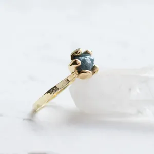 Gold ring with raw diamond VITA Thumbnail