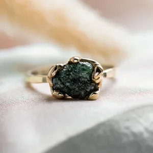 Gold ring with raw diamond VITA