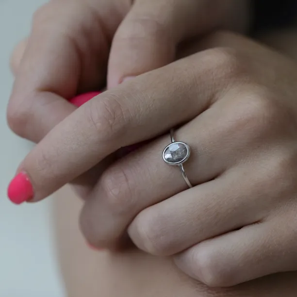 BONNIE gold ring with salt and pepper diamond  Image