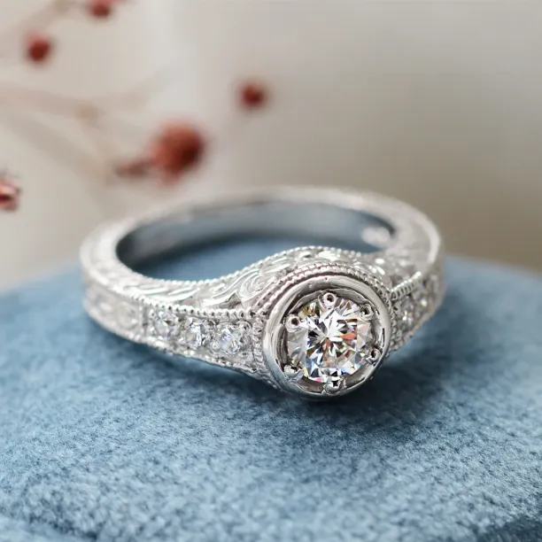 Platinum ring with diamonds 0.68ct OSLO Image