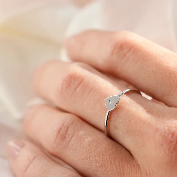 PATRICIA Heart shape silver diamond ring Image