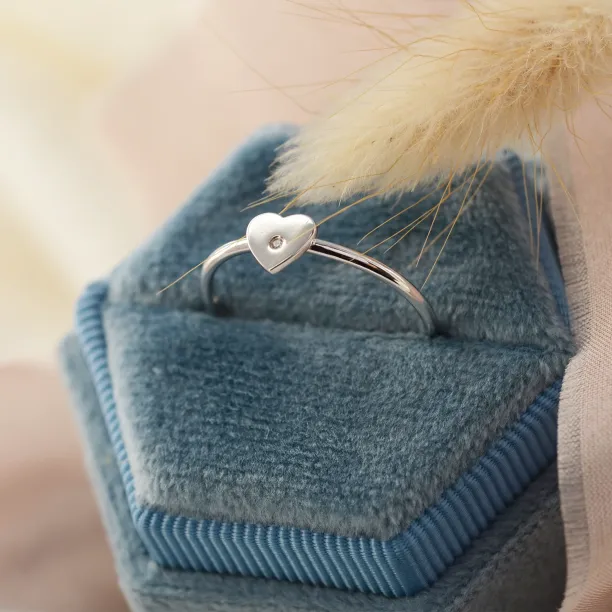 PATRICIA Heart shape silver diamond ring Image