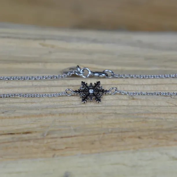 CORA silver bracelet with a diamond Image