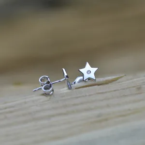 EMILY Gold earrings with a diamond Thumbnail