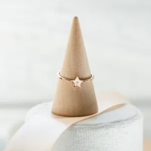 BETTY Golden ring with a diamond Thumbnail