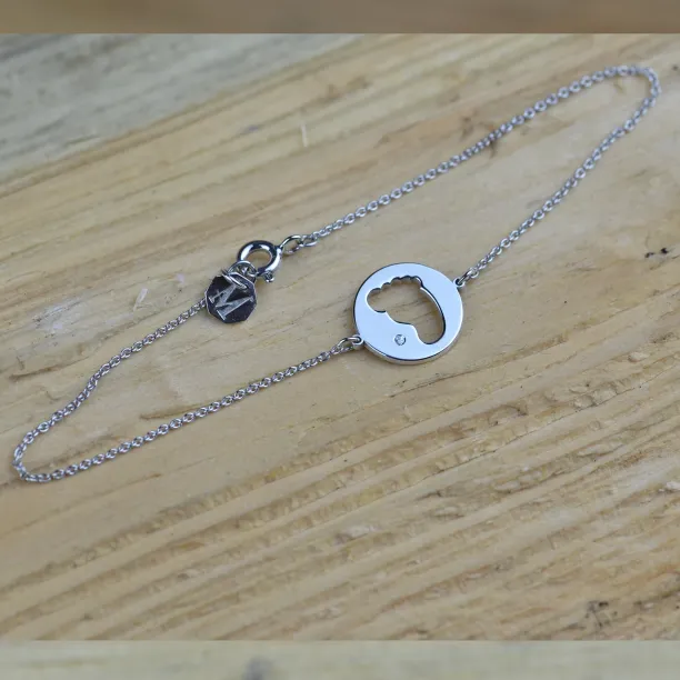 ZOE silver diamond bracelet with baby foot trace Image