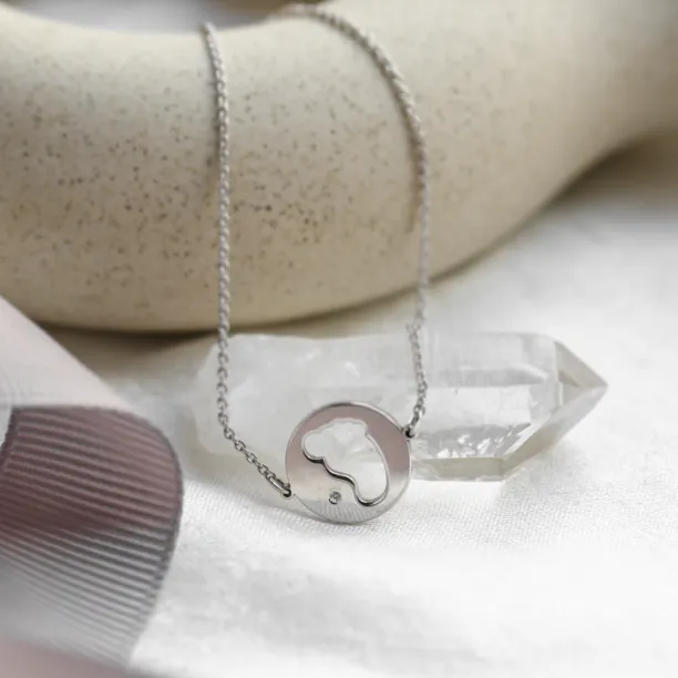 ZOE golden diamond bracelet with baby foot trace Image