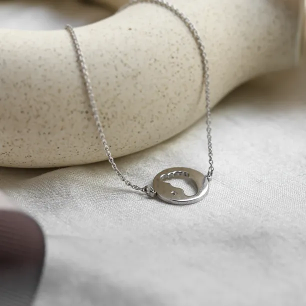 ZOE golden diamond bracelet with baby foot trace Image